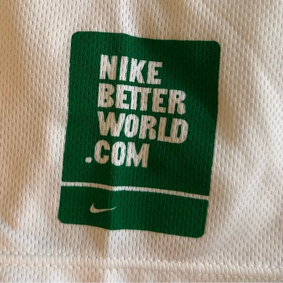 Nike “Journey For a Better World” Dri-Fit women’s white XL thin white top - Picture 14 of 15